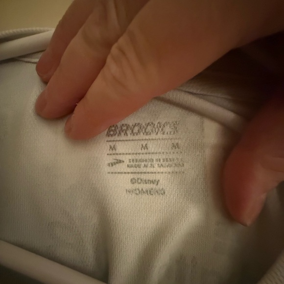 runDisney 2025 10k Olaf Long Sleeve Women’s Medium (M) - Picture 5 of 5